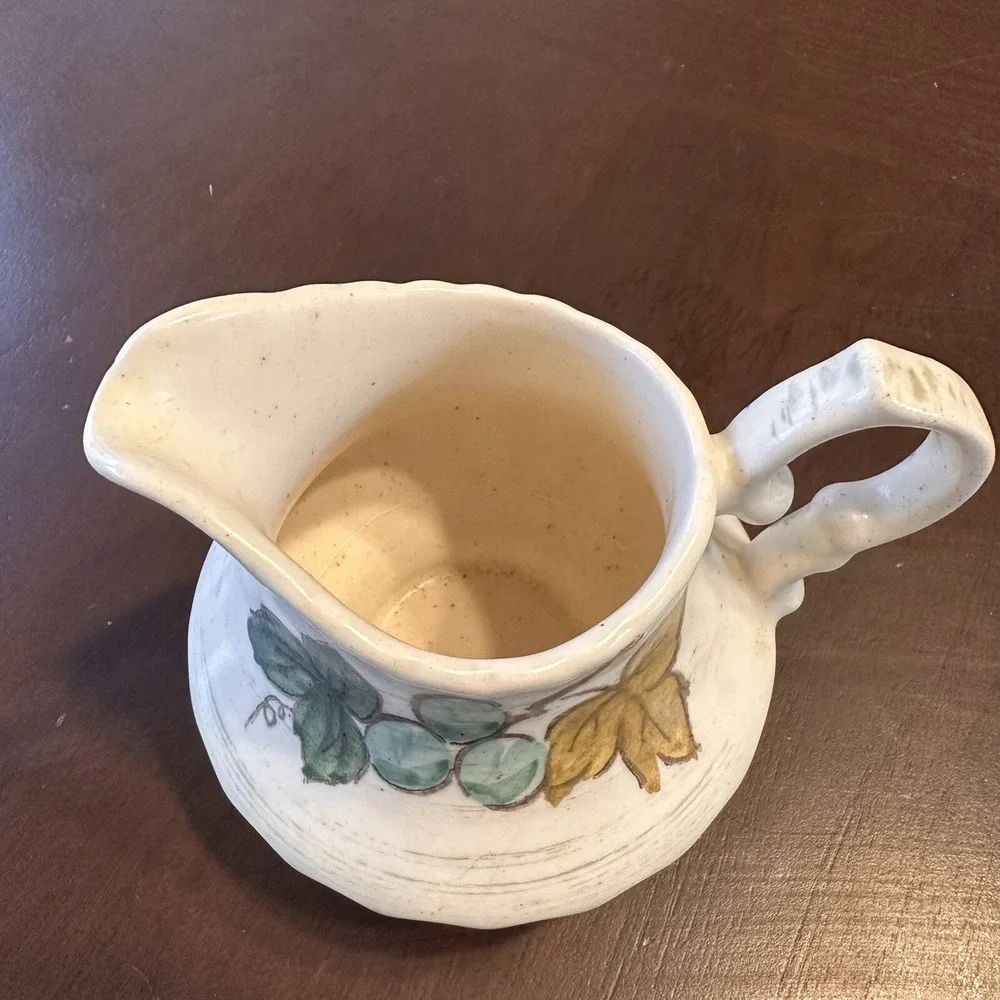 Metlox Vernon Ware‎ Pitcher Creamer Vintage Grape Hand Painted Cream Scalloped